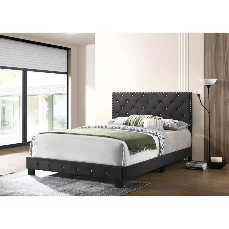 Suffolk Panel Bed for an approx. 152 × 203 cm mattress