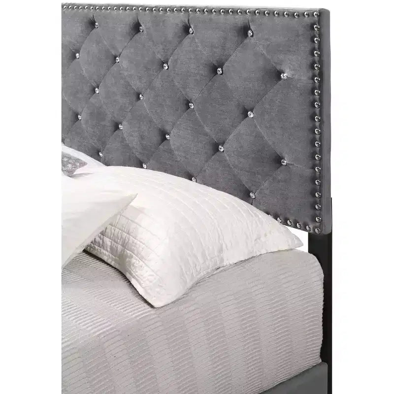 Suffolk Panel Bed for an approx. 152 × 203 cm mattress
