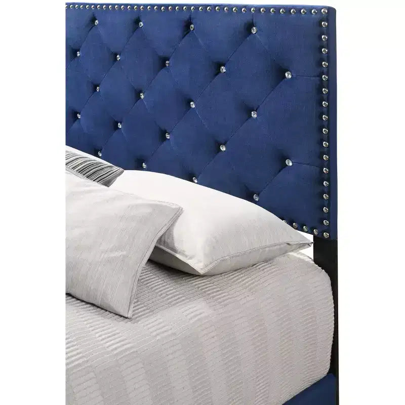 Suffolk Panel Bed for an approx. 152 × 203 cm mattress