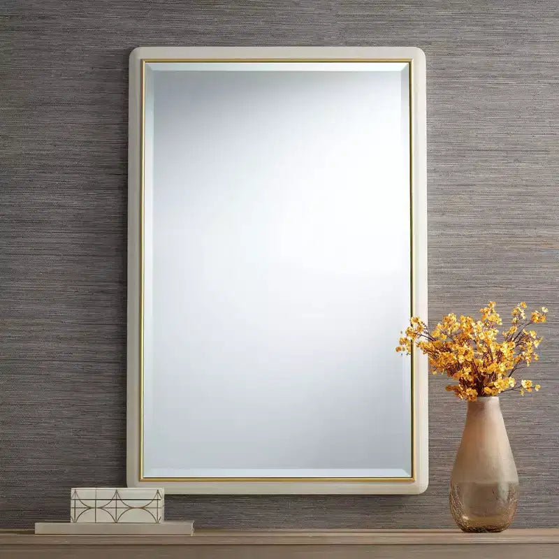 Miroir mural rectangulaire – Cadre beige mat et or, 71 x 107 cm