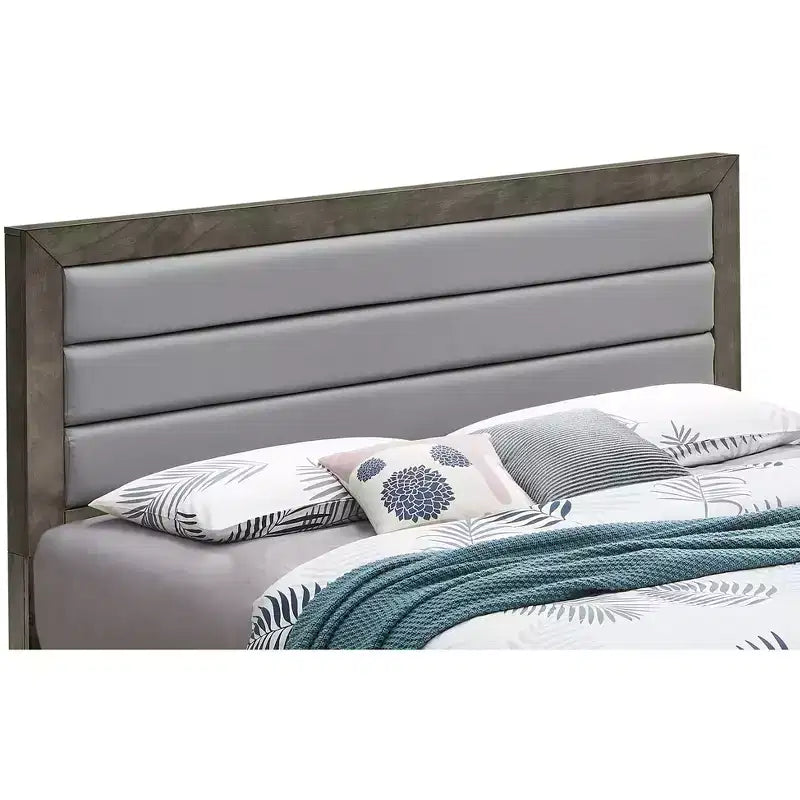 Lit rembourré Passion Furniture Burlington avec panneaux pleins
