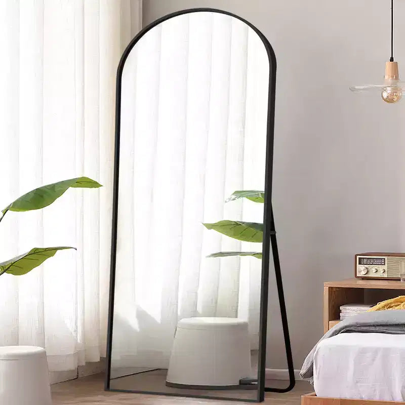 Miroir décoratif mural arqué à cadre métallique moderne Dovelina