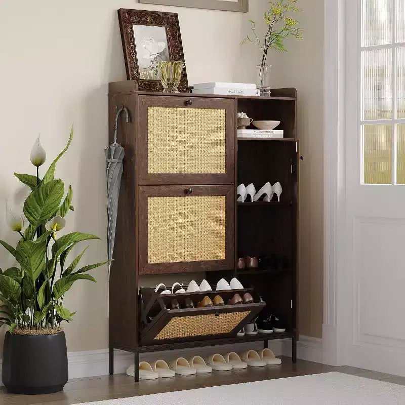 Meuble à chaussures autoportant en rotin couleur bois naturel avec 3 tiroirs basculants, Organisateur autoportant avec étagères réglables pour entrée, couloir